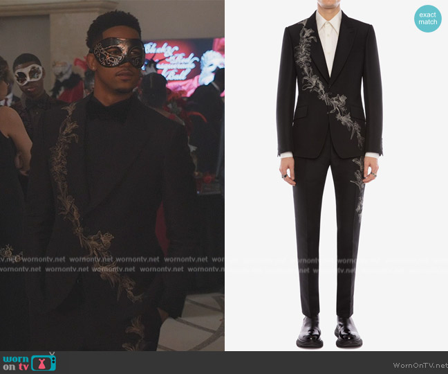 Alexander McQueen Floral Sash Jacquard Jacket worn by Damon (Peyton Alex Smith) on All American Homecoming