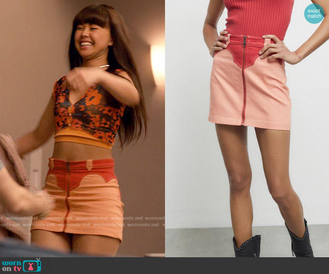 BDG Cody Denim Western Skirt worn by Norah (Chelsea Clark) on Ginny & Georgia