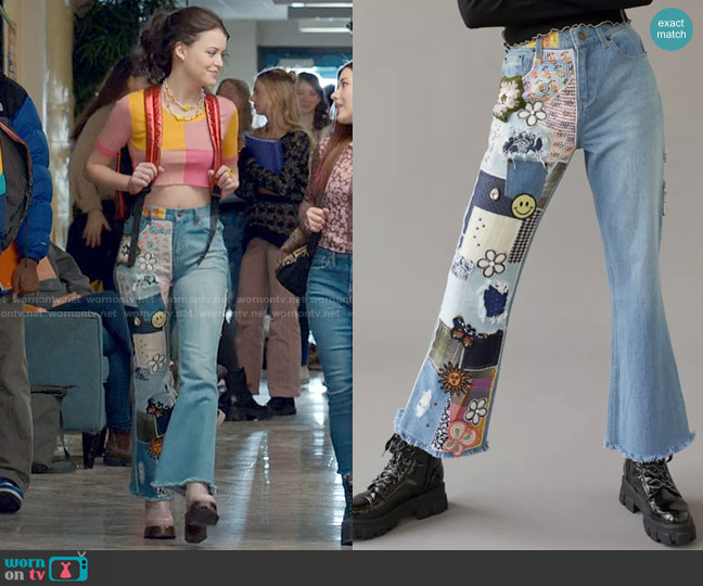 BDG High-Waisted Flare Jean in Indigo Craft worn by Maxine Baker (Sara Waisglass) on Ginny & Georgia