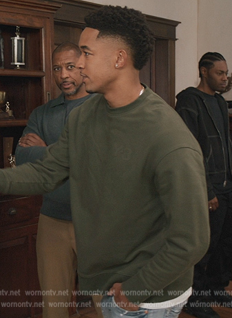 Damon’s green sweatshirt on All American Homecoming