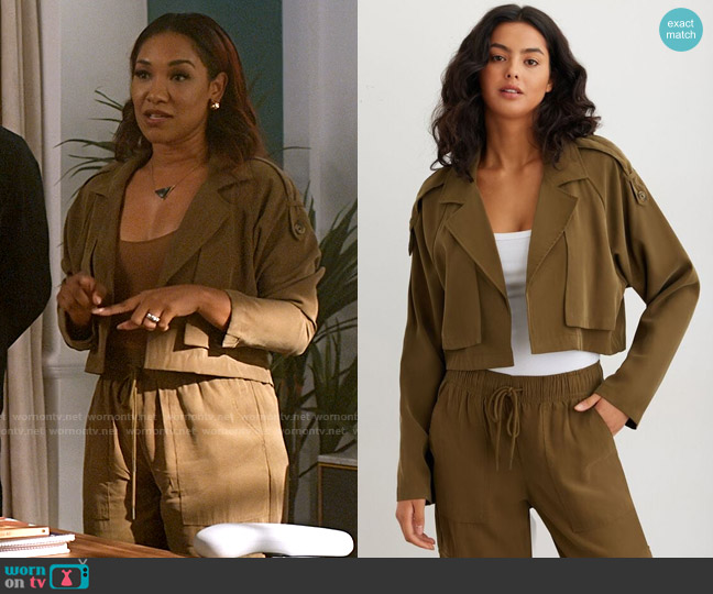 Dynamite Cropped Trench Blazer worn by Iris West (Candice Patton) on The Flash