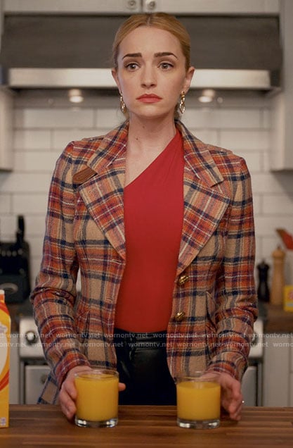Georgia’s red plaid blazer on Ginny & Georgia