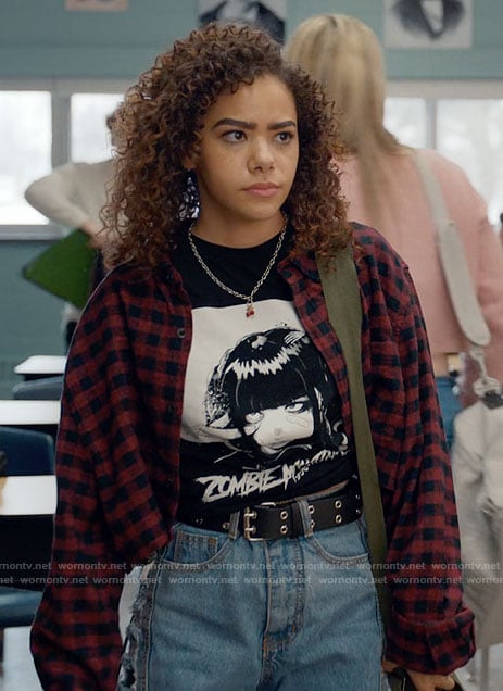 Ginny’s Zombie Makeout Club t-shirt on Ginny & Georgia