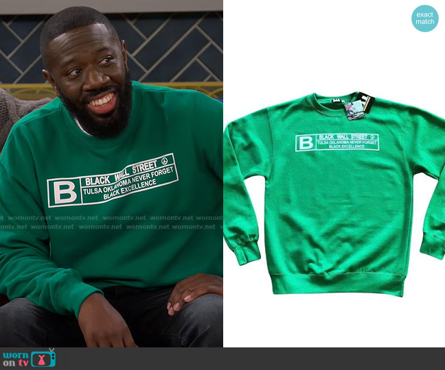 Head Attire Black Wall Street in Green Screen worn by Malcom (Sheaun McKinney) on The Neighborhood