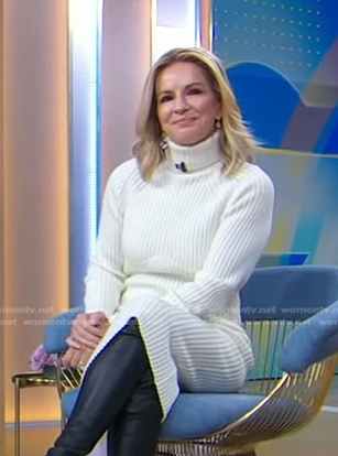 Jennifer’s white ribbed turtleneck sweater dress on Good Morning America