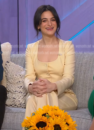 Jenny Slate’s yellow button front top and pants on The Kelly Clarkson Show