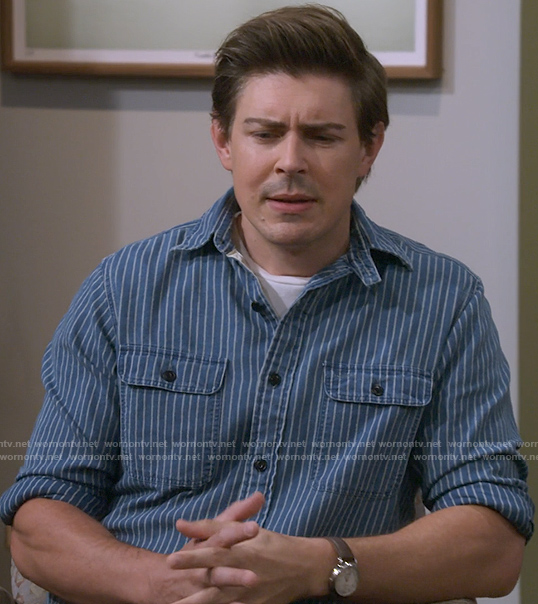 Jesse’s blue striped shirt on How I Met Your Father