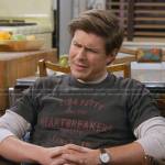Jesse’s Tom Petty and the Heartbreakers t-shirt on How I Met Your Father