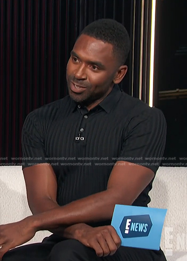 Justin’s black ribbed polo shirt on E! News