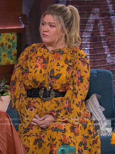 Kelly’s yellow floral print dress on The Kelly Clarkson Show