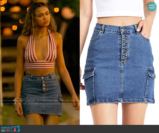 Love Tree Cargo Denim Mini Skirt in Medium Denim worn by Kiara Carrera (Madison Bailey) on Outer Banks