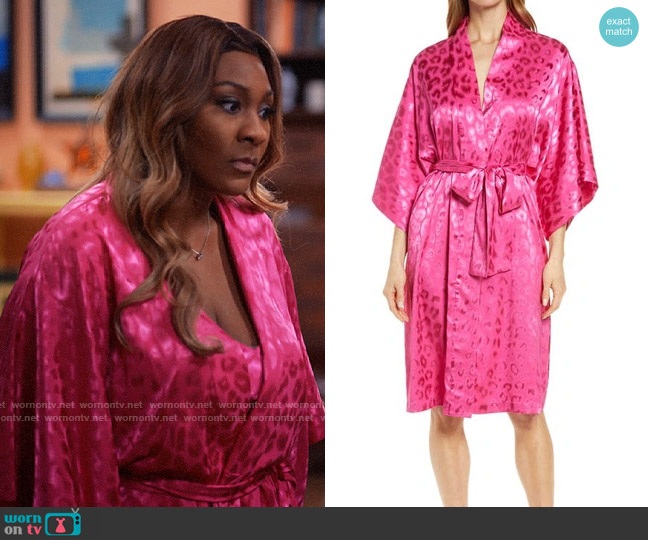 Natori Decadence Jacquard Satin Robe worn by Daniella King (Mignon) on Tyler Perrys Sistas