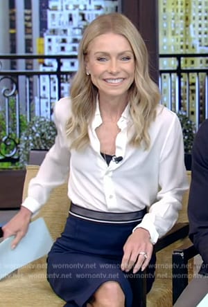 Kelly’s navy pencil skirt on Live with Kelly and Mark