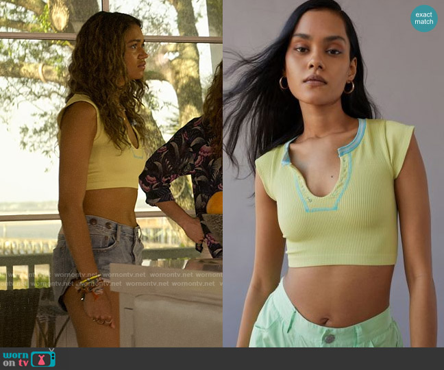 Out From Under Go For Gold Seamless Top worn by Kiara Carrera (Madison Bailey) on Outer Banks