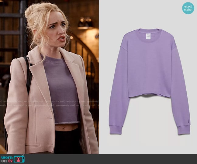 TNA Airy Fleece Boyfriend Cropped Sweatshirt worn by Georgia Miller (Brianne Howey) on Ginny & Georgia