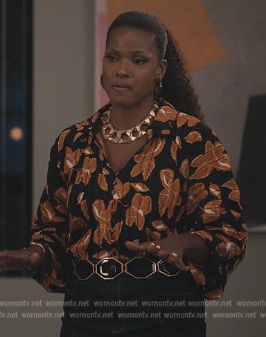 Viv’s black floral print pleated blouse on Bel-Air