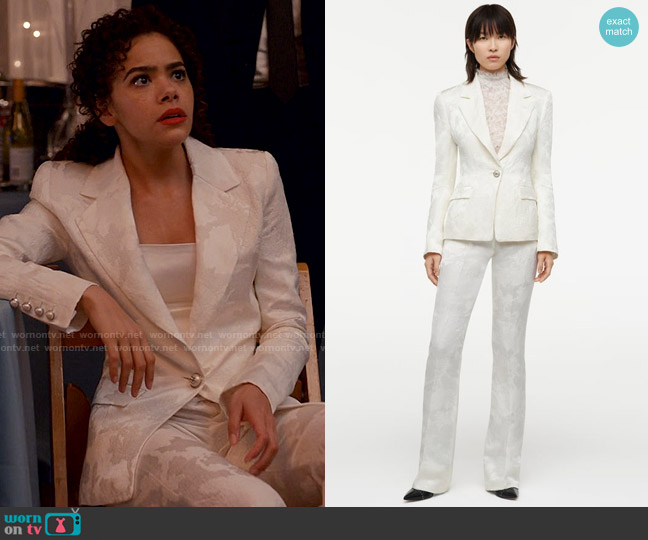 Zara Limited Edition Jacquard Blazer worn by Ginny Miller (Antonia Gentry) on Ginny & Georgia