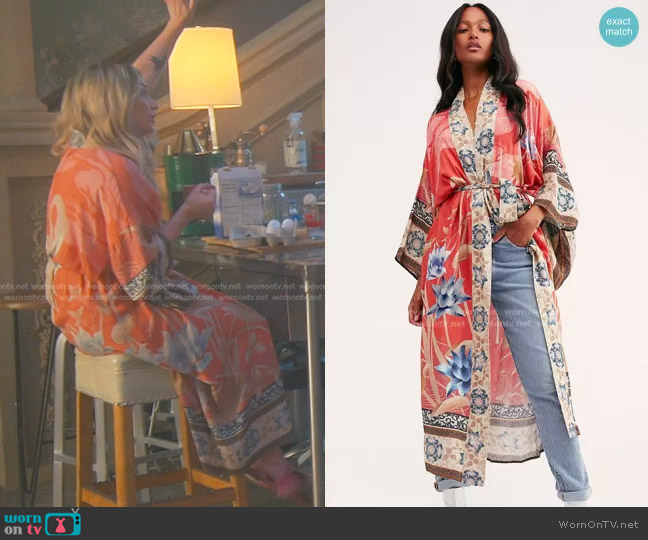 Free People Cherry Blossom Kimono worn by Davia (Emma Hunton) on Good Trouble