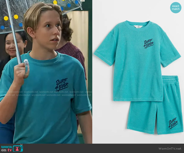 H&M 2-piece Terry Set worn by Jake (Luke Busey) on Bunkd