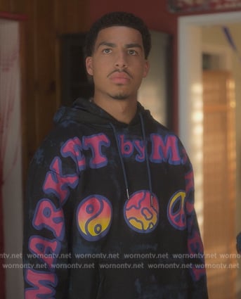 Junior’s blue market print hoodie on Grown-ish