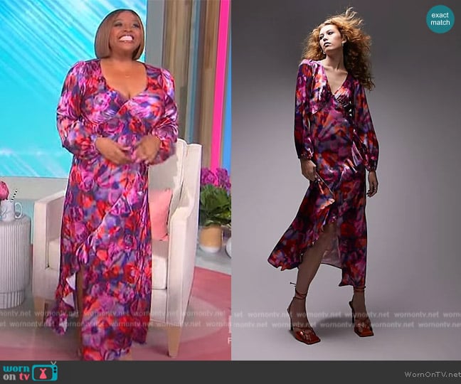 Topshop V-neck side rose print midi dress in bright pink worn by Sherri Shepherd on Sherri