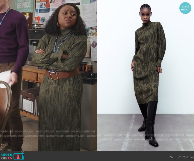 Zara Jacquard Tunic Dress worn by Janine Teagues (Quinta Brunson) on Abbott Elementary