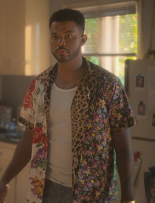 Aaron’s mixed floral print shirt on Grown-ish