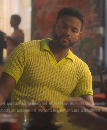 Aaron’s yellow knit polo sweater on Grown-ish