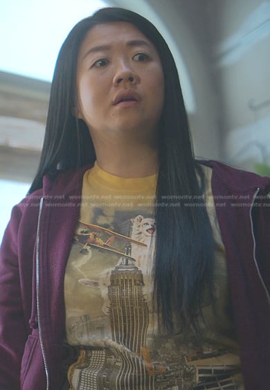 Alice’s yellow cat graphic print tee on Good Trouble