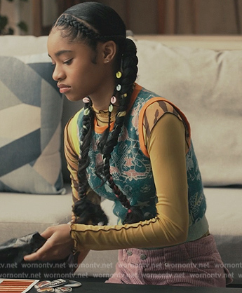 Ashley’s floral knit vest on Bel-Air