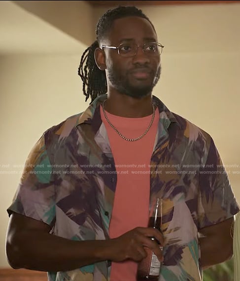 Chester’s painted brushstroke print shirt on The Flash