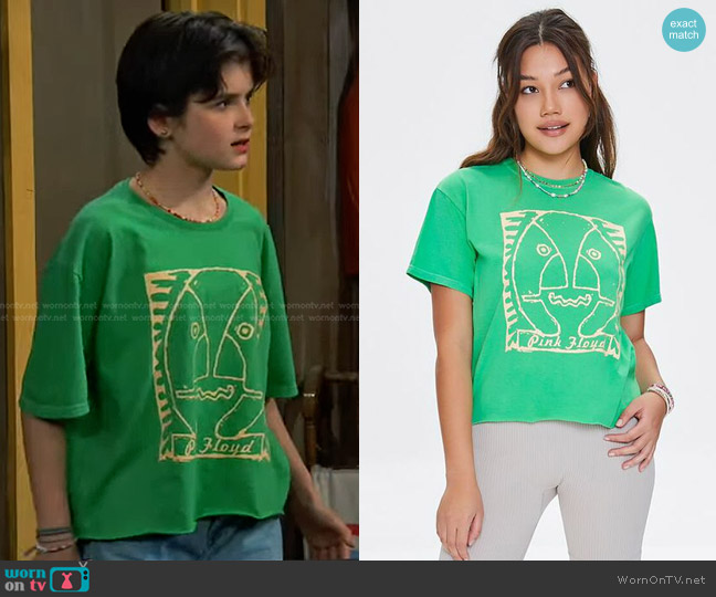 Forever 21 Cropped Pink Floyd Graphic Tee worn by Winnie Webber (Shiloh Verrico) on Bunkd