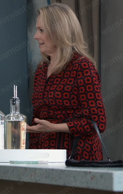 Gladys’s geometric shirtdress on General Hospital