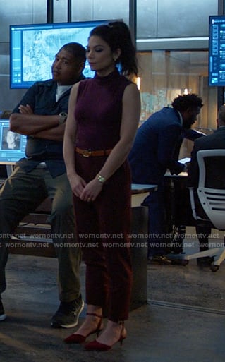 Helen’s burgundy sleeveless turtleneck and pants on True Lies