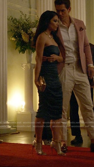 Helen’s strapless ruched dress on True Lies