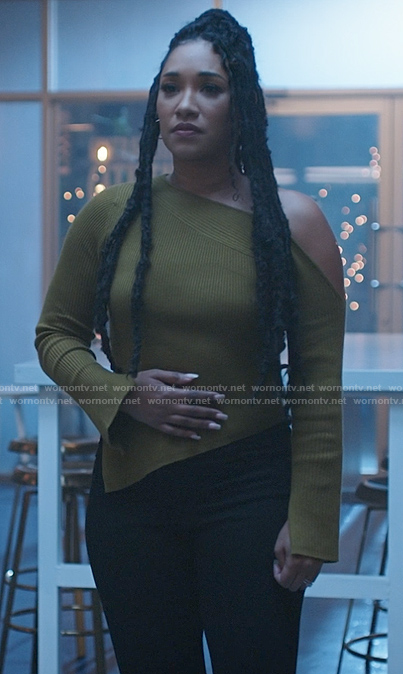 Iris’s green asymmetric shoulder sweater on The Flash