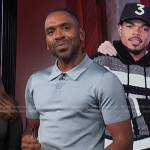 Justin’s blue polo shirt on E! News