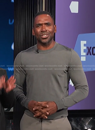 Justin’s grey sweater on E! News