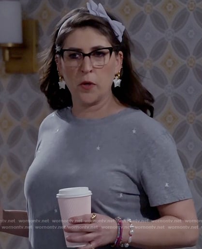 Kat’s grey star print tee on Call Me Kat