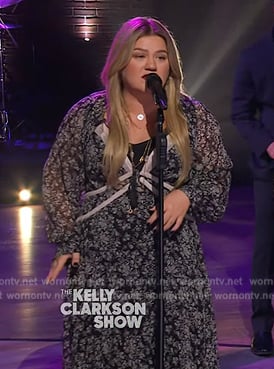 Kelly’s black printed v-neck dress on The Kelly Clarkson Show