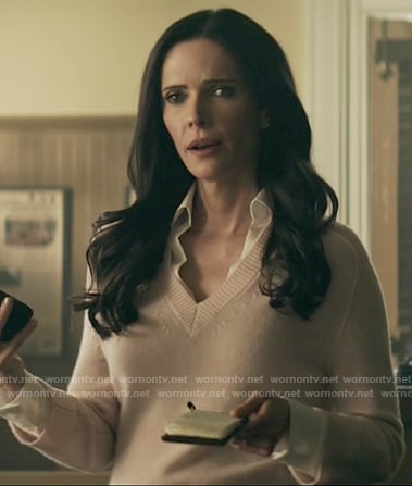 Lois’s pink layered v-neck sweater on Superman and Lois