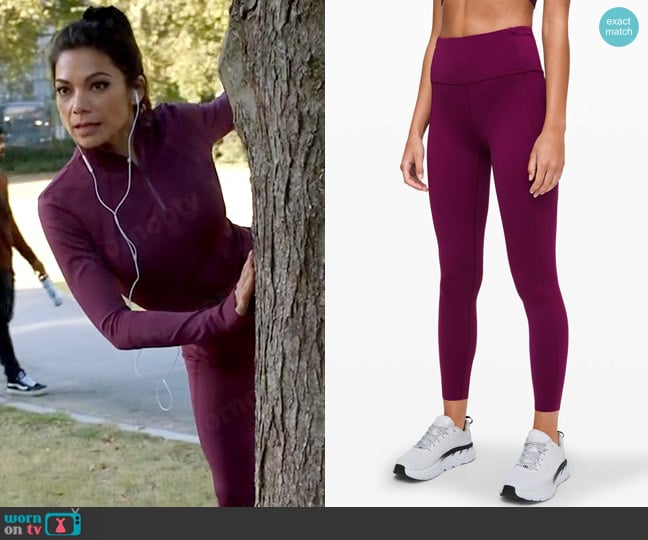 Lululemon Fast and Free Leggings in Marvel worn by Helen Tasker (Ginger Gonzaga) on True Lies