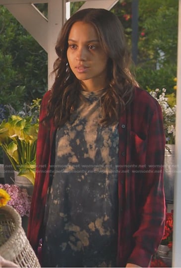 May’s red plaid shirt on 9-1-1