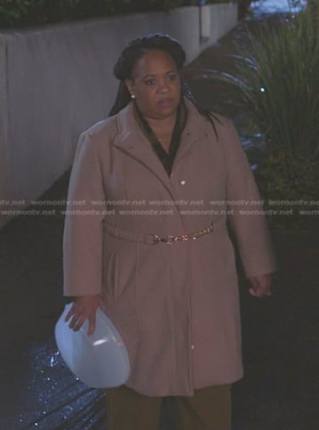 Miranda’s beige chain belt coat on Greys Anatomy