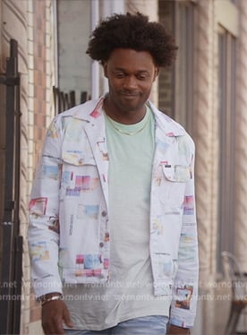 Noah’s white printed denim jacket on Grand Crew