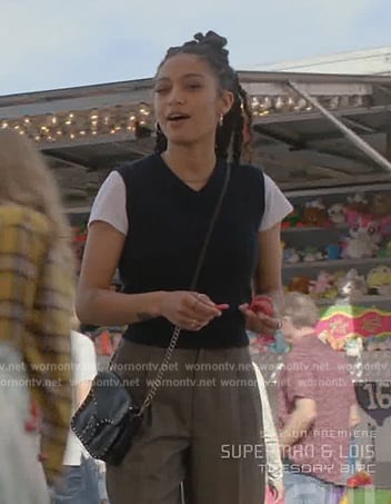 Olivia’s black studded bag on All American