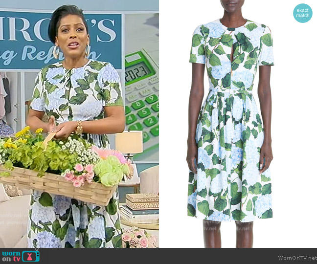 Oscar de la Renta Belted floral-print cotton-blend poplin dress worn by Tamron Hall on Tamron Hall Show