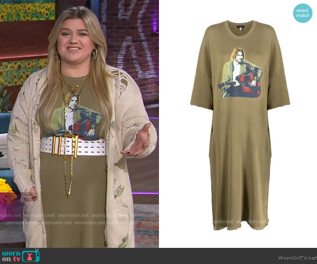 R13 Kurt Cobain print T-shirt dress worn by Kelly Clarkson on The Kelly Clarkson Show