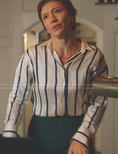 Receptionist’s white striped blouse on 9-1-1