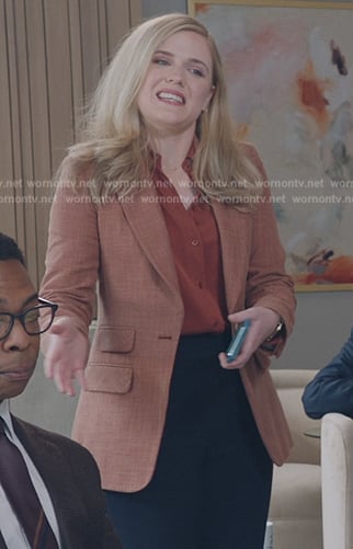 Sadie’s beige linen blazer on American Auto
